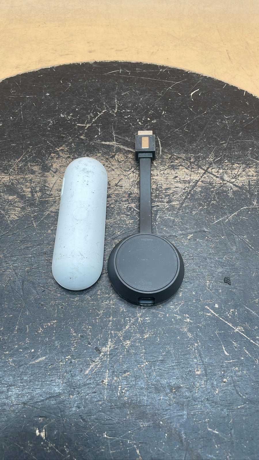 Google Chromecast NC2-6A5-D Streaming Media Player w/ G9N9N Remote Control