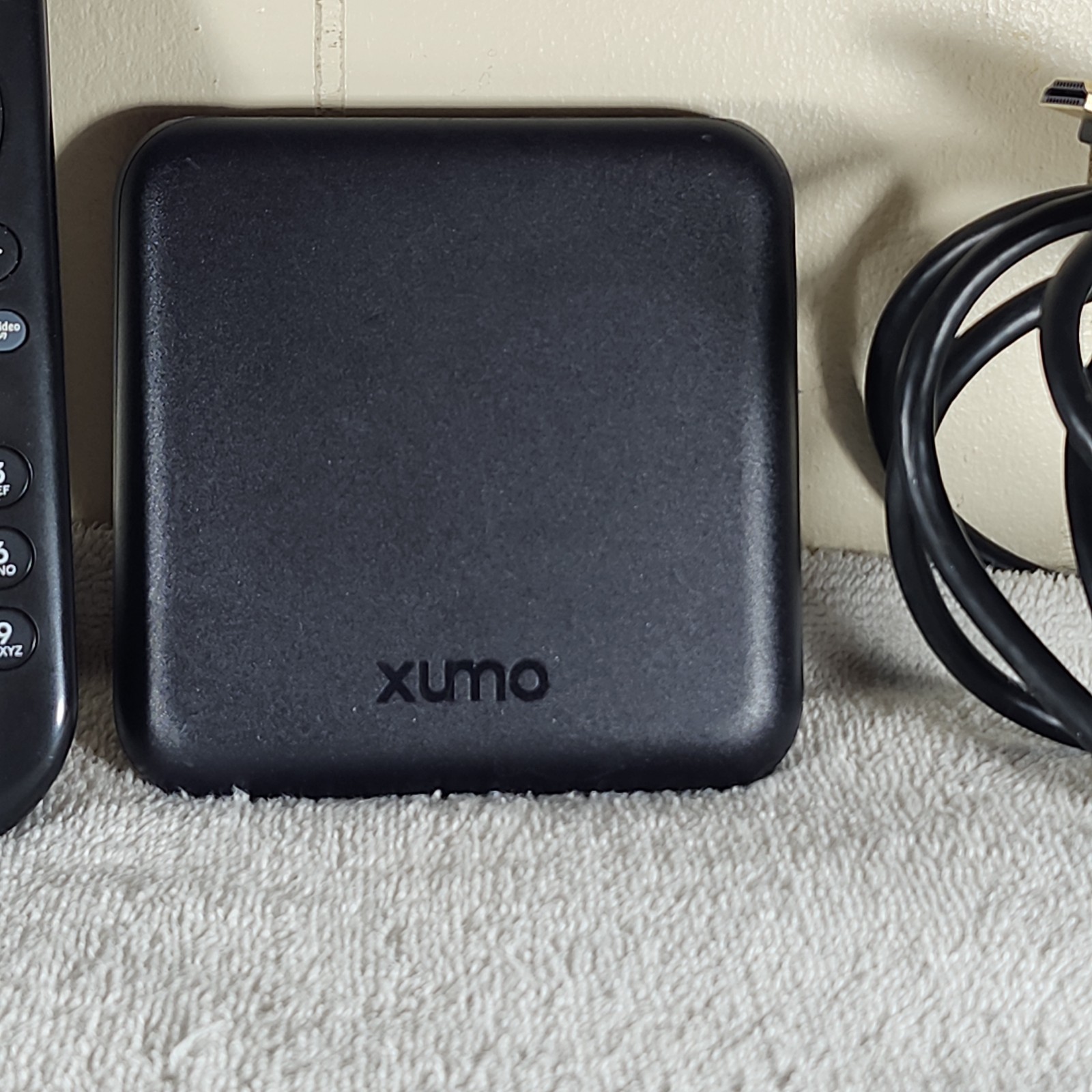 Xumo Stream Box 4K Streaming Device Version SCXI11BEI W/ Remote