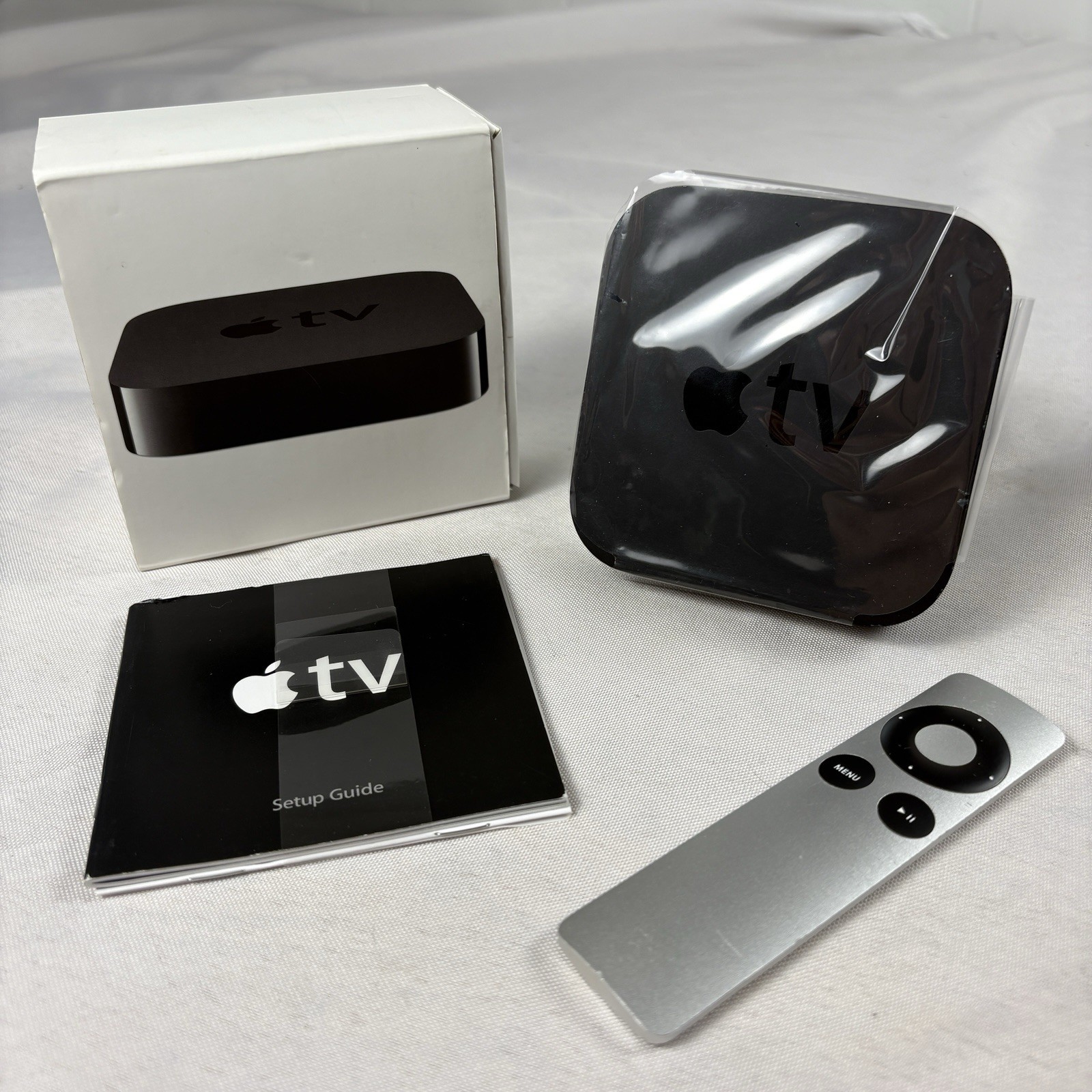 Apple TV 2 2nd Generation A1378 MC572LL/A Streaming Media Player NO CORDS