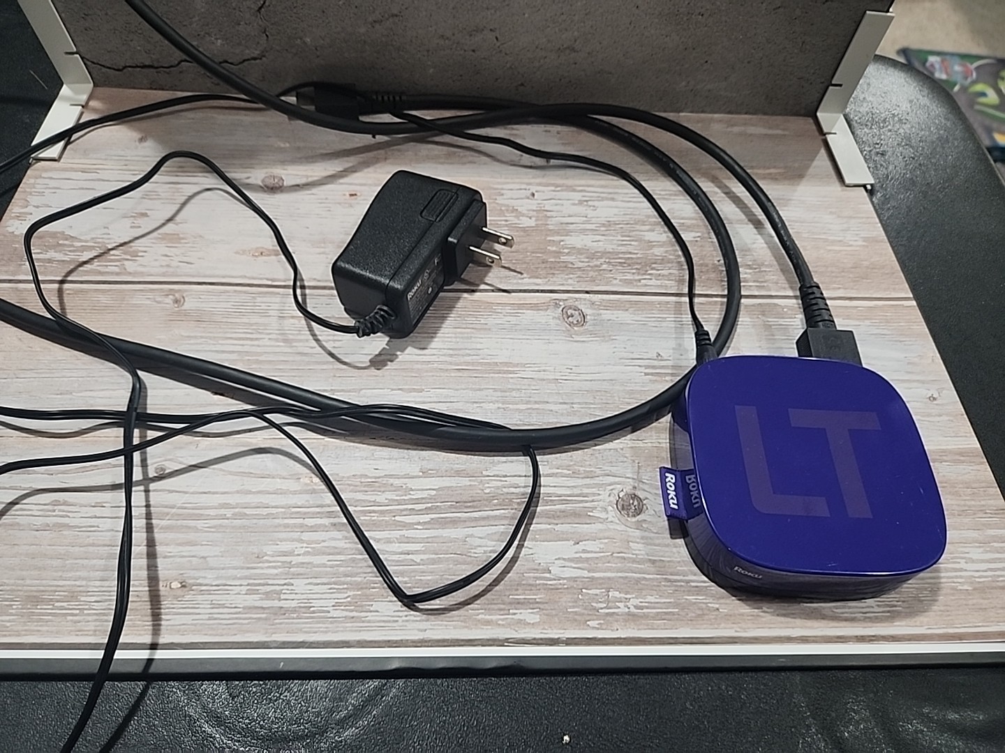 Roku LT (2nd Generation) Media Streamer 2400X – Purple (No Remote)