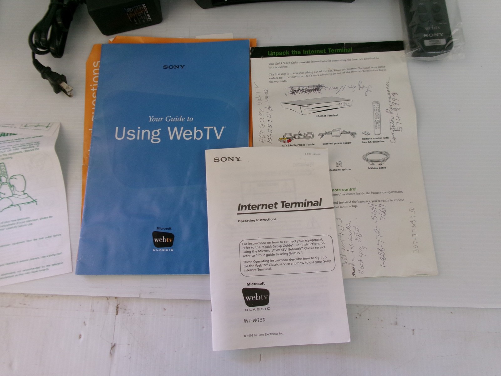 Sony WEBTV INT-W150 Internet Terminal WITH REMOTE & KEYBOARD (YLG90)