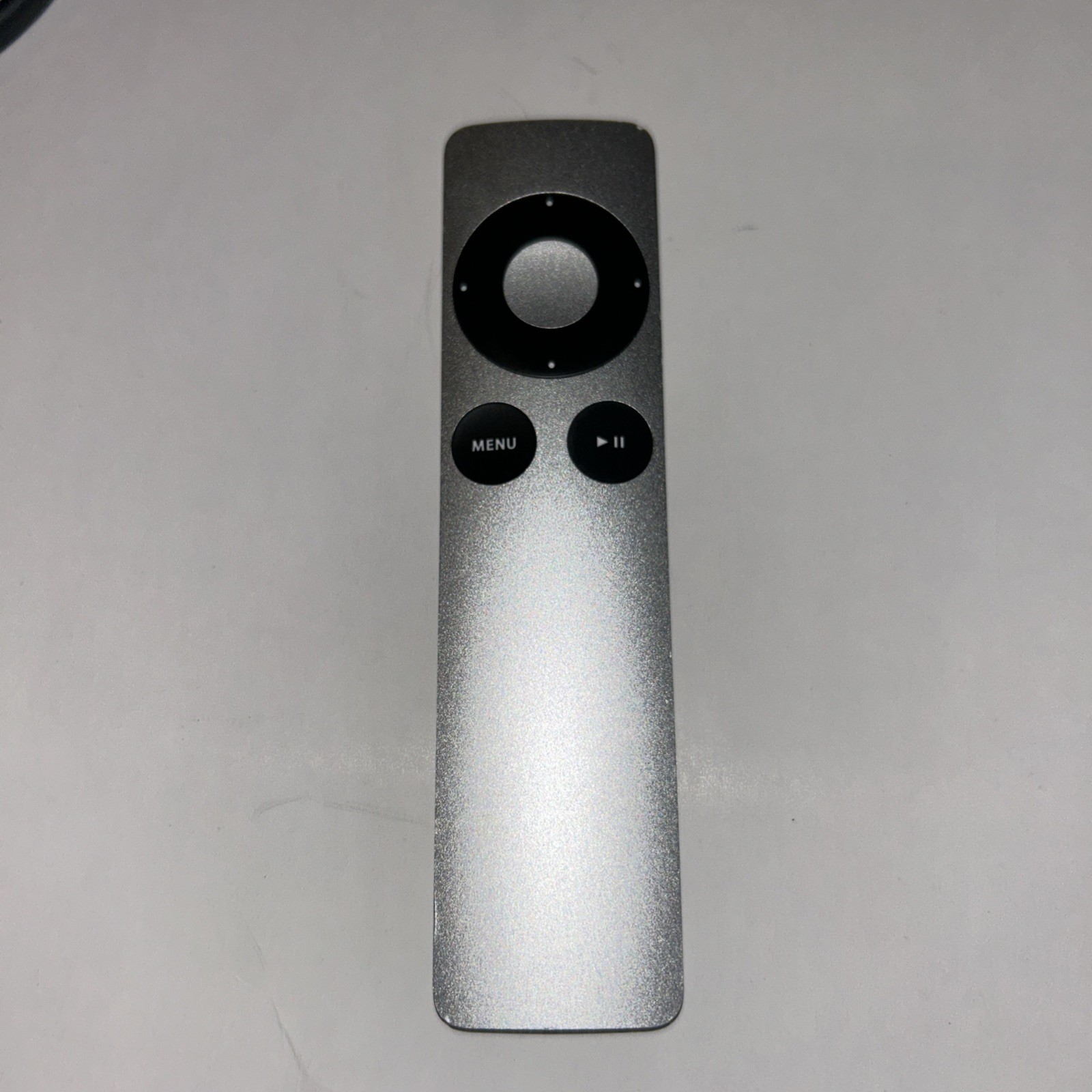 Apple TV (2nd Gen) 8GB Media Streaming Player A1378 MC572LL/A with remote