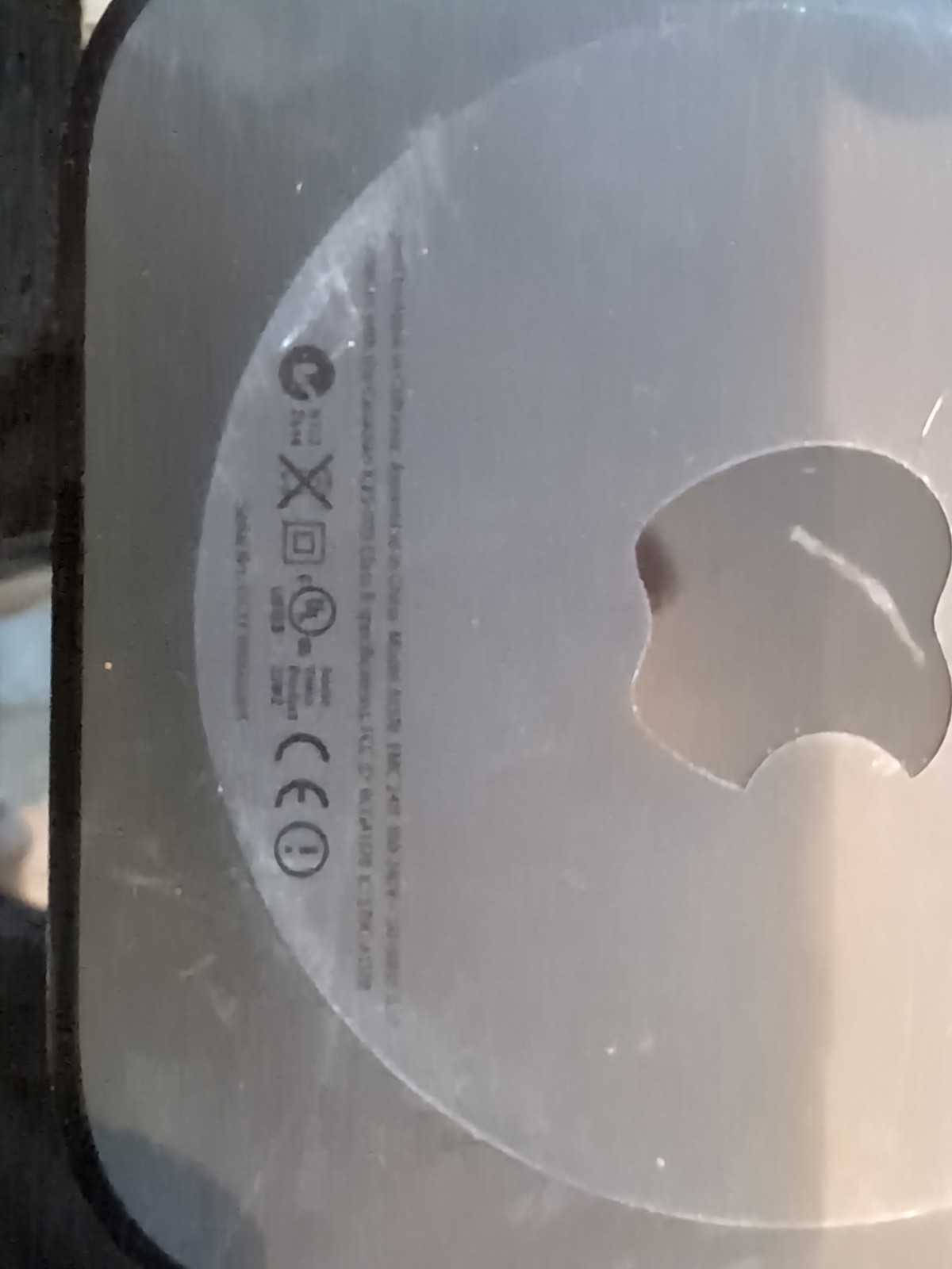 Apple TV A1378 2nd Generation Streaming Media Player – Black Remote HDMI Cable