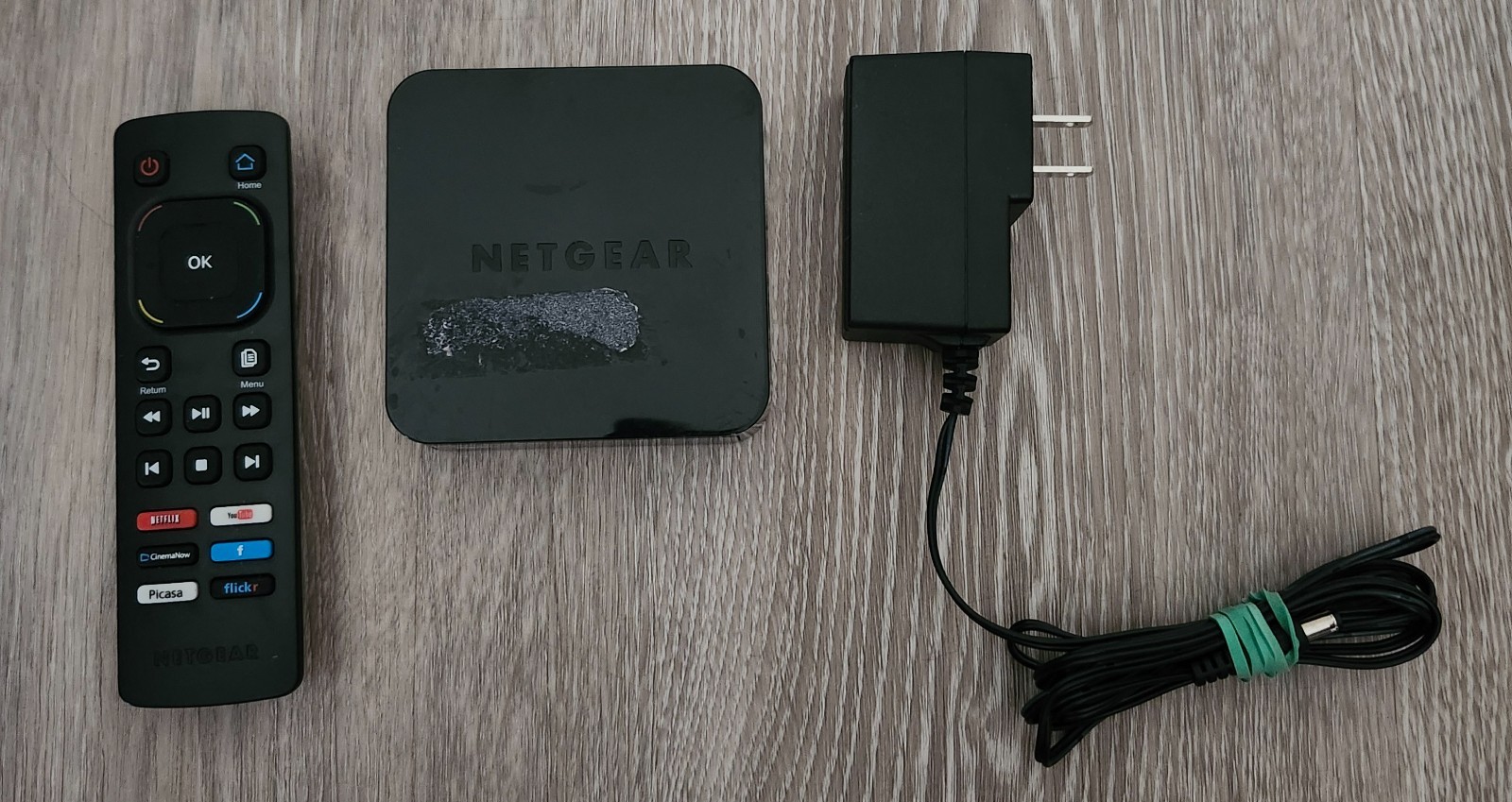 NETGEAR Neo NTV300 WiFi TV Streaming Video Media Player w/Remote & AC Adapter