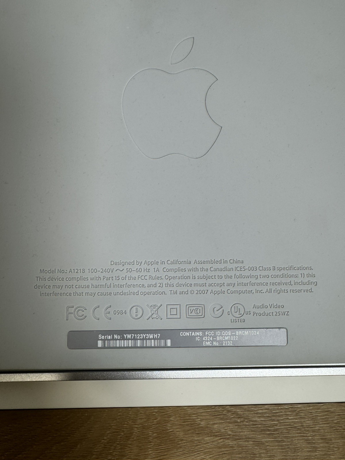 Apple TV (1st Generation) 40GB Media Streamer – A1218 NO REMOTE and no cables