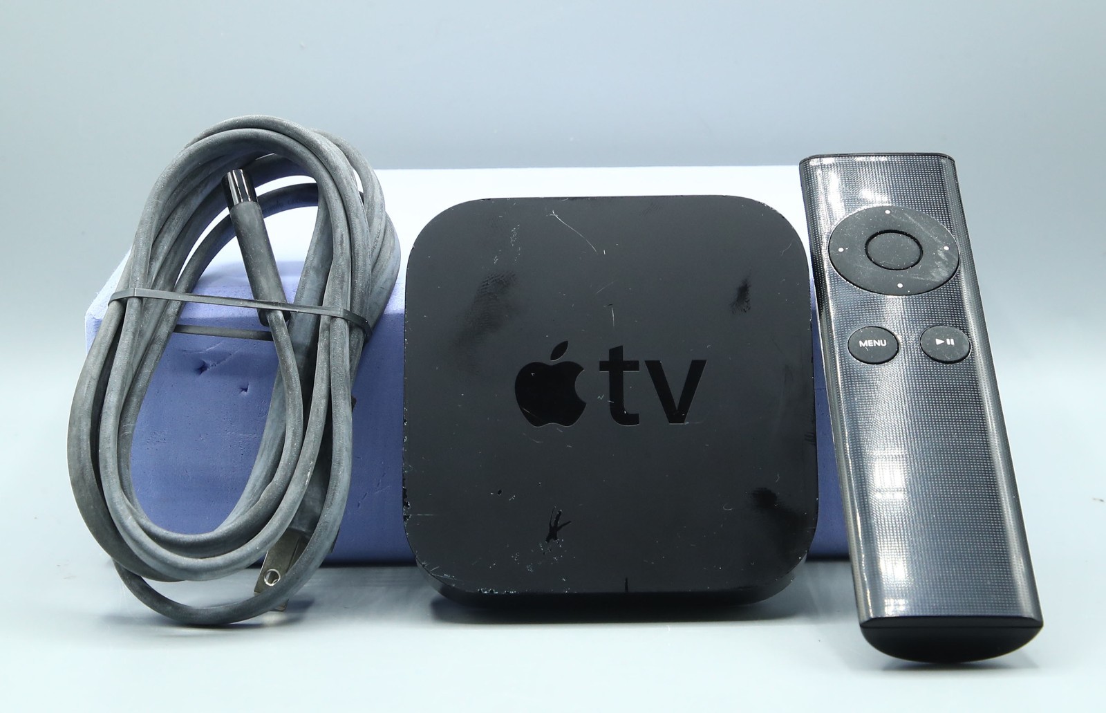Apple A1427 Apple TV 3rd Generation HD Wi-Fi Media Device W/Remote and Cord