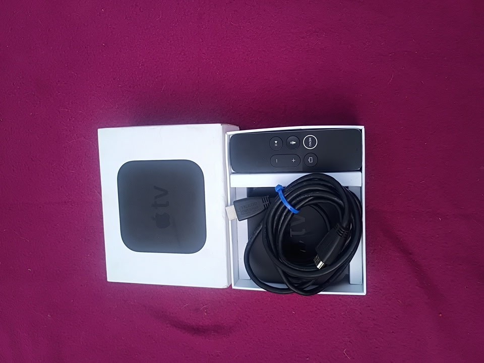 Apple TV 32GB Digital HD Media Streamer Siri Remote HDMI 1080p Black 2017