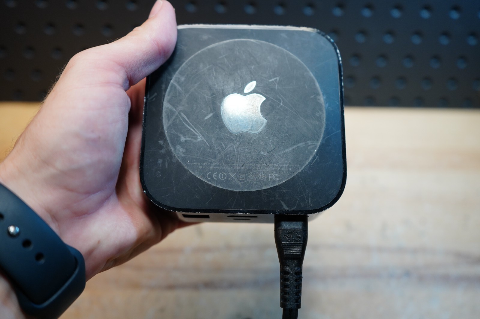 (K) Apple TV HD 4th Gen A1625 Streamer w/ Power Cable No Remote