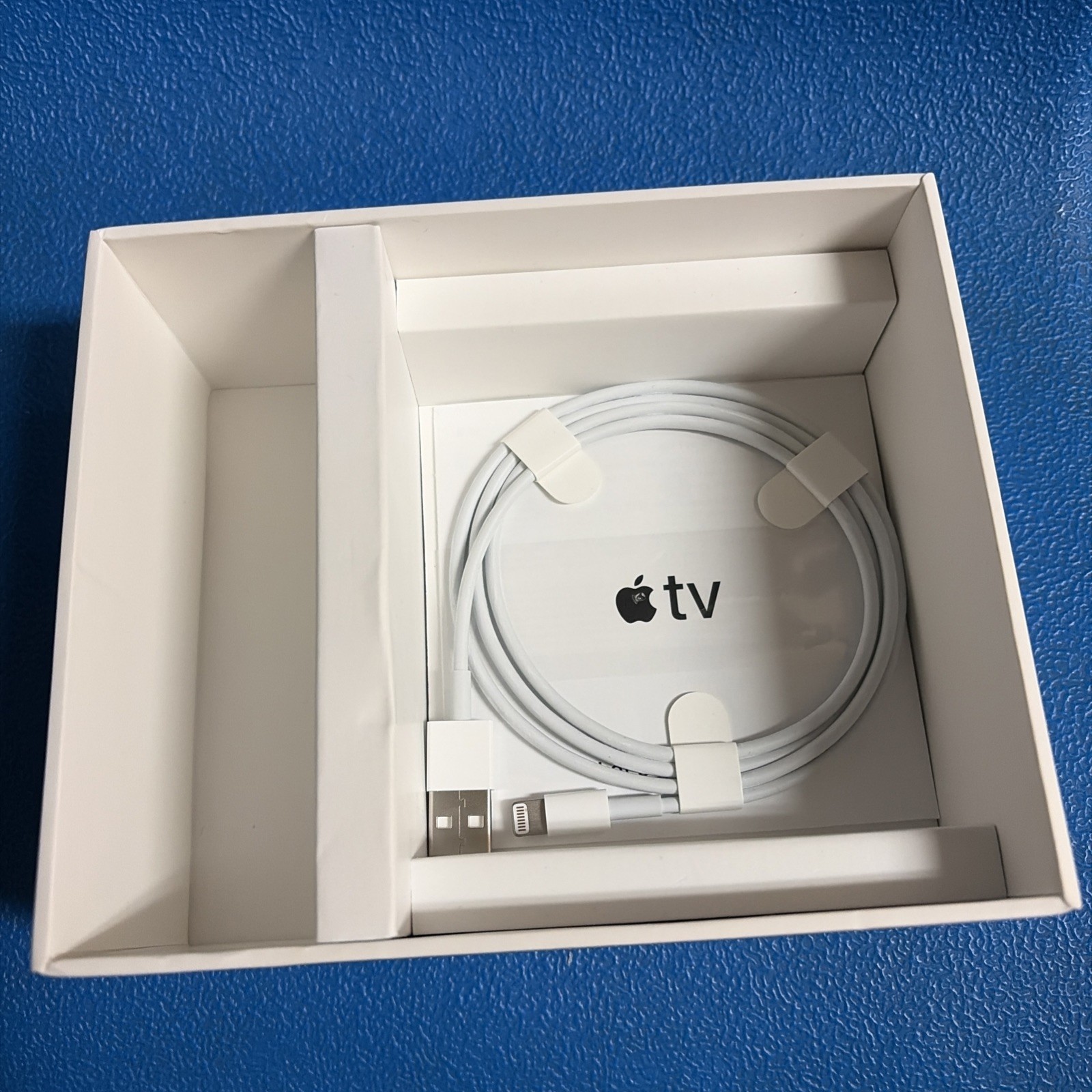 Apple TV 4K HDR 32GB Media Streamer Black MQD22LL/A Model A1842 w/hdmi cord