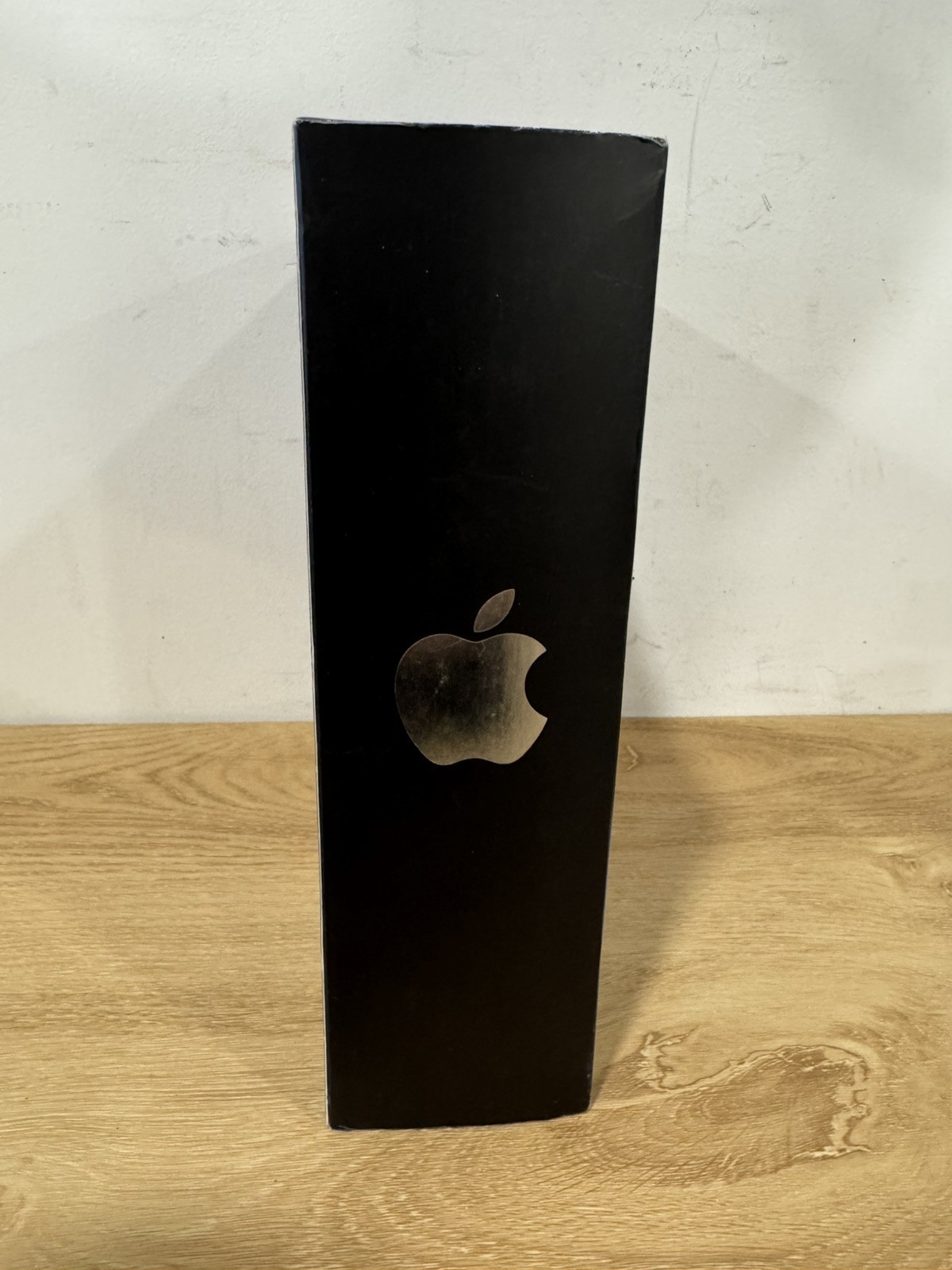 Apple TV (1st Generation) 40GB Media Streamer – A1218 NO REMOTE and no cables
