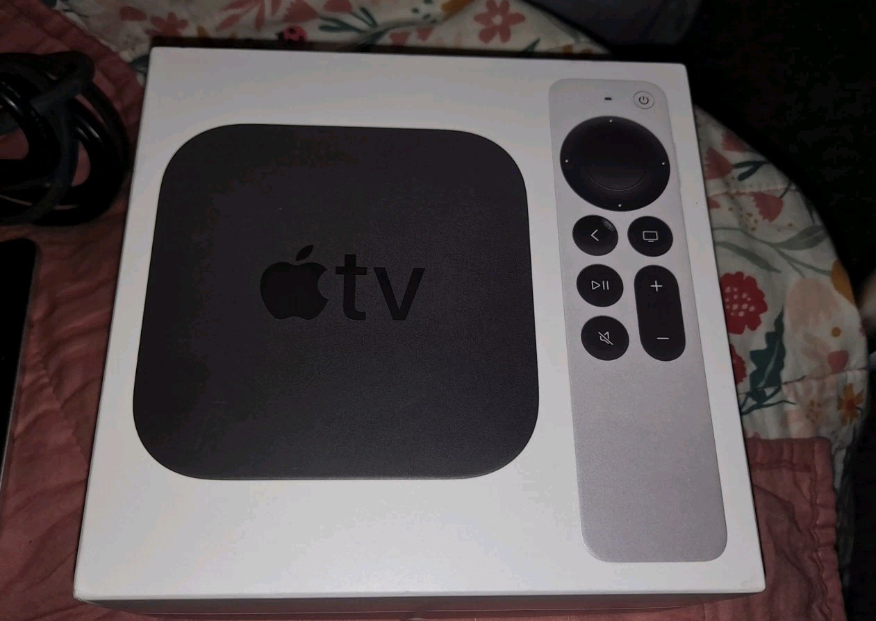 Apple TV 4K Black 32GB WiFi Media Streamer with Siri remote