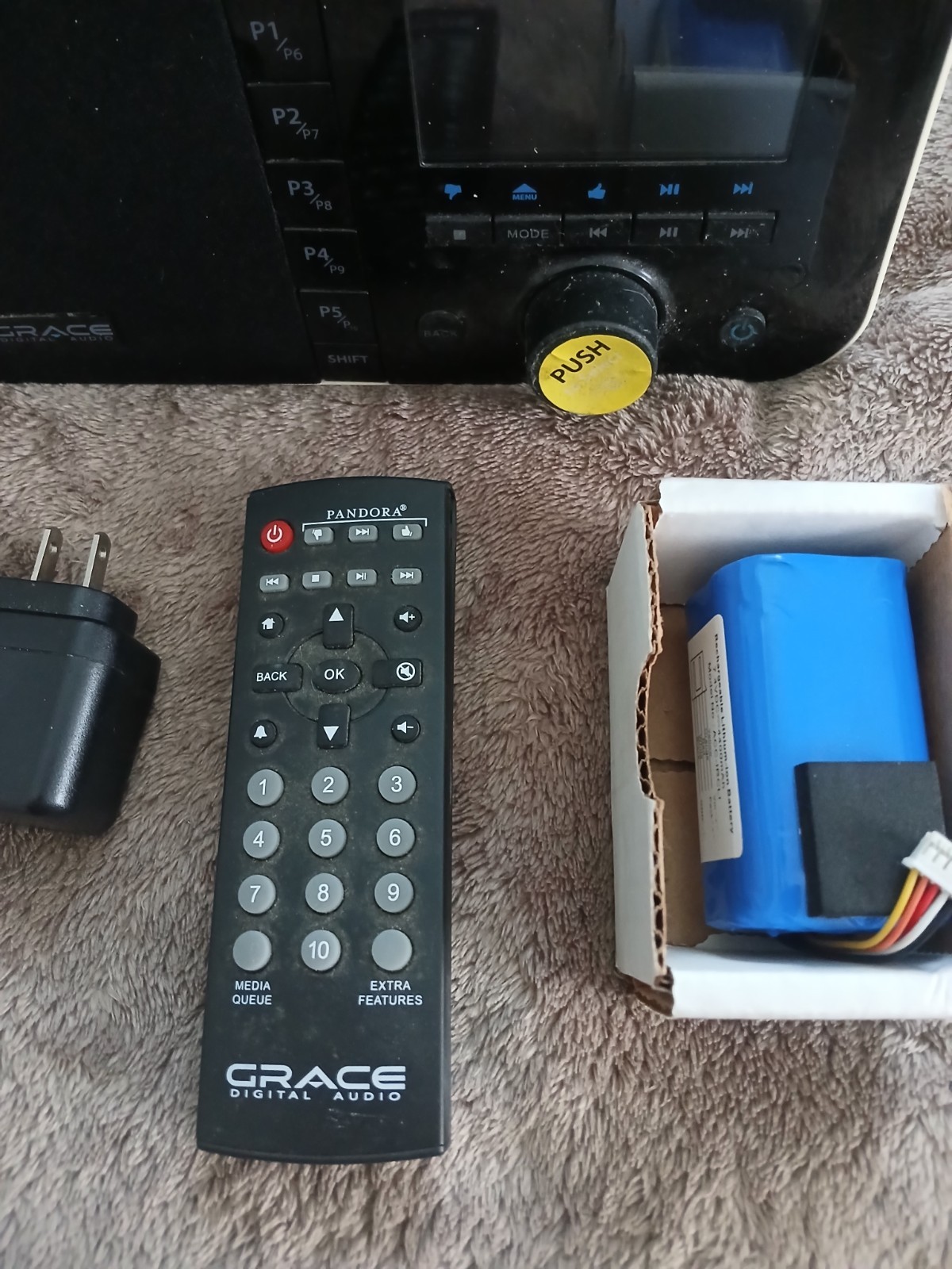 Grace Digital GDI-IRC6000 W WiFi Music/Internet Radio Working With Accessories