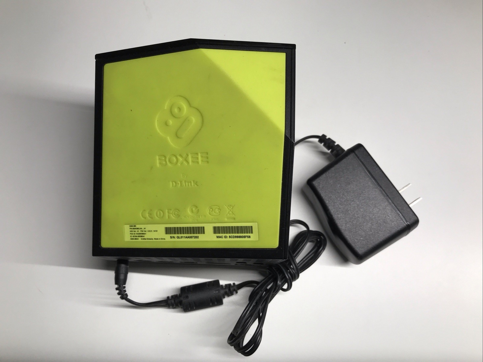 D-LINK BOXEE DSM-380 + Power Adapter = No Remote =