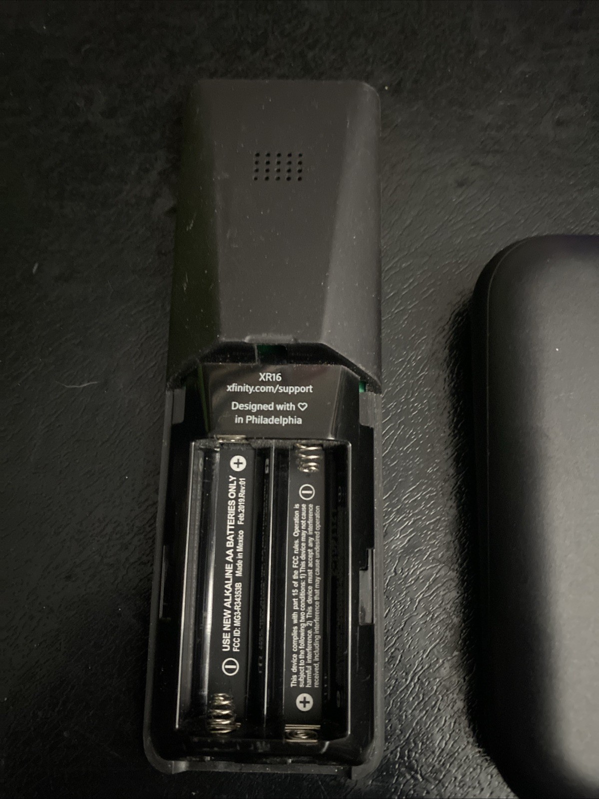 Xfinity XiOne-SC(B) Streaming Device TV Box w/ Power & Remote Turns on UNTESTED