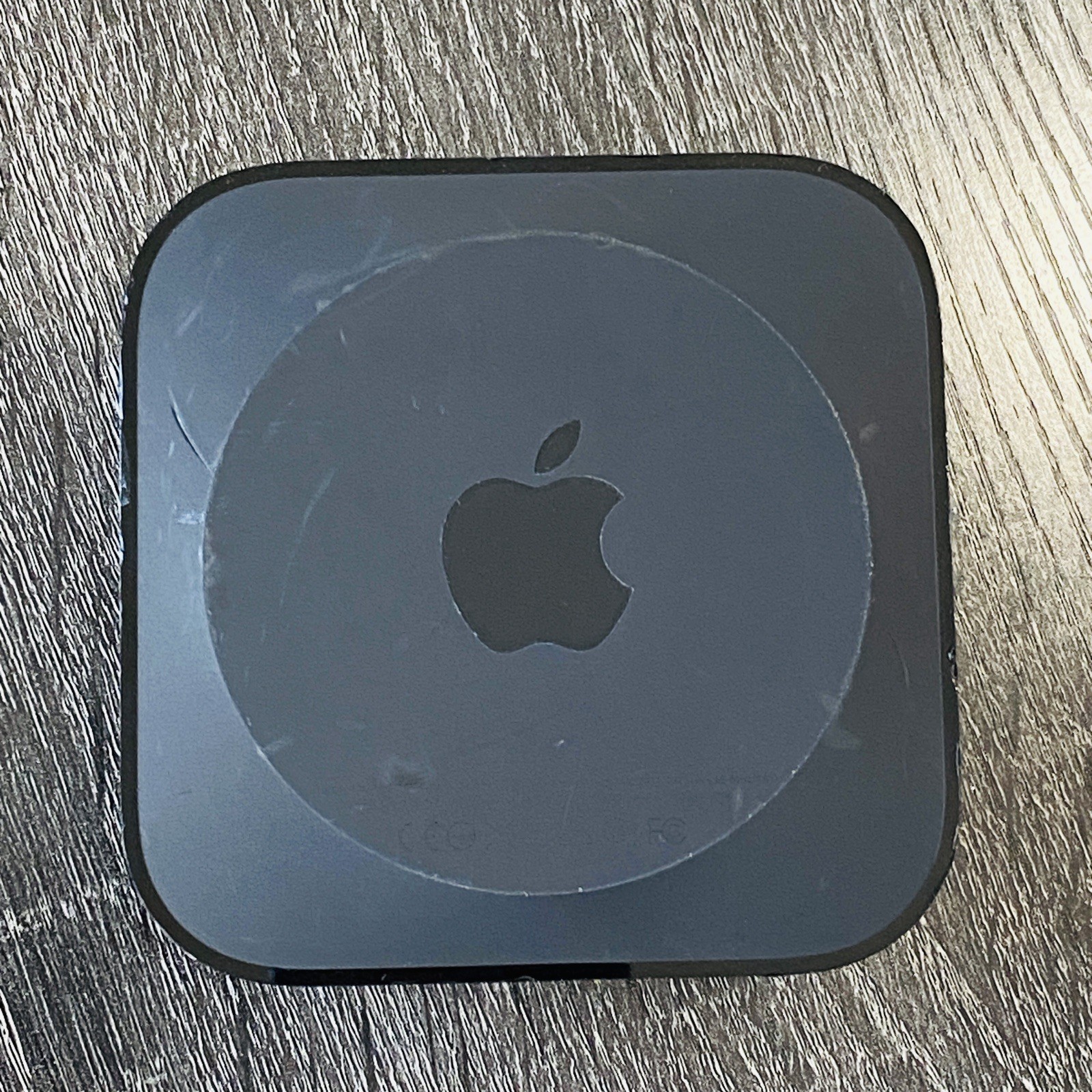 Apple TV HD A1625 (4th Generation) 32GB Media Streamer & Power Cable