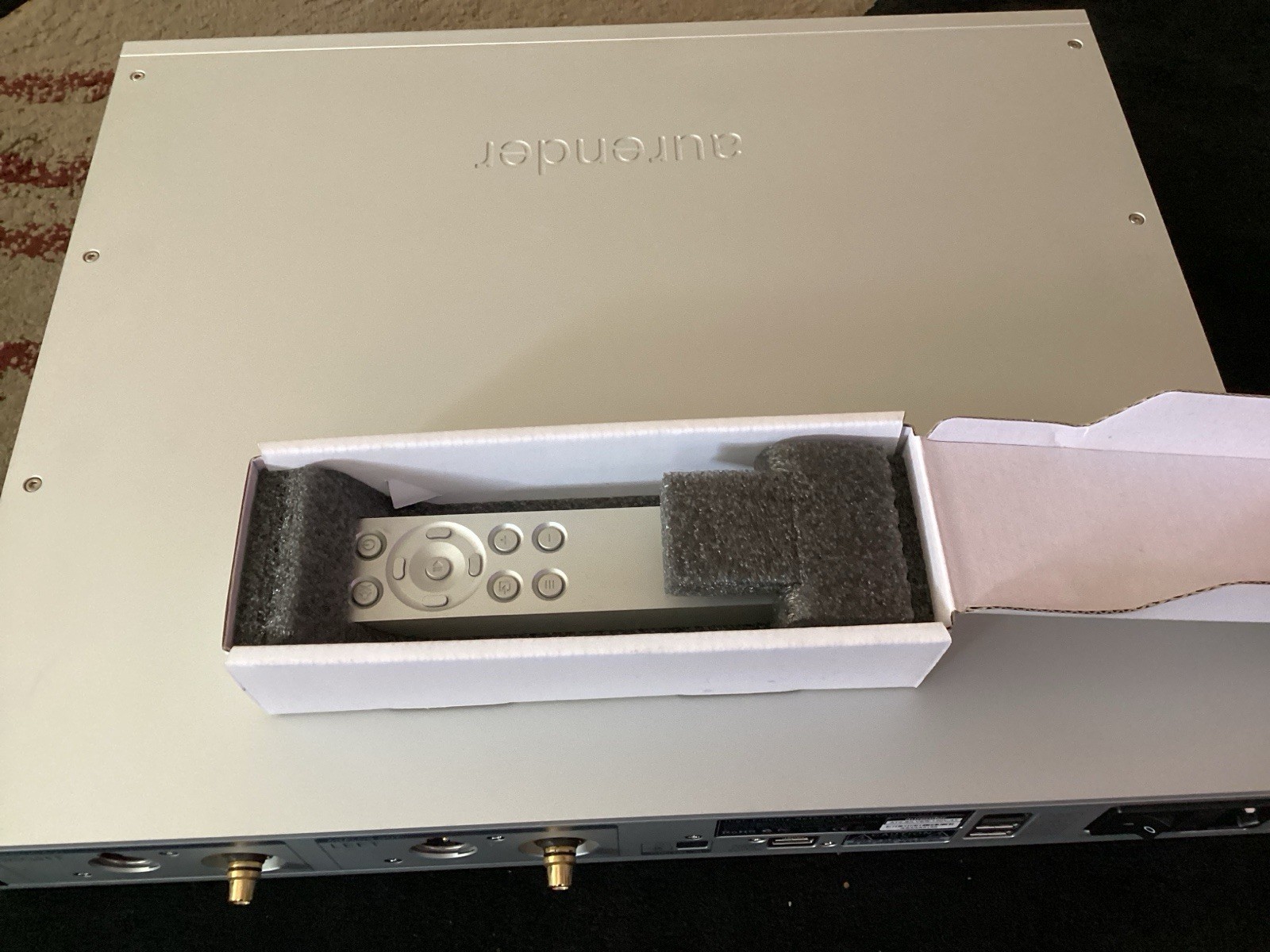Aurender A10 Streamer with built-in DAC , Remote Control. $5500 retail