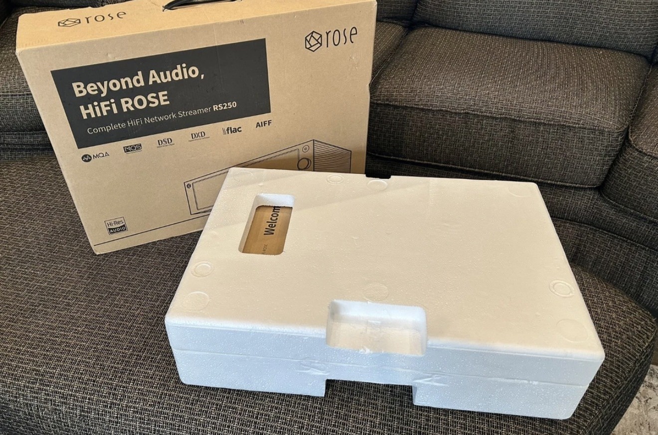 Hifi Rose RS250 Music Network Streamer in original box with remote