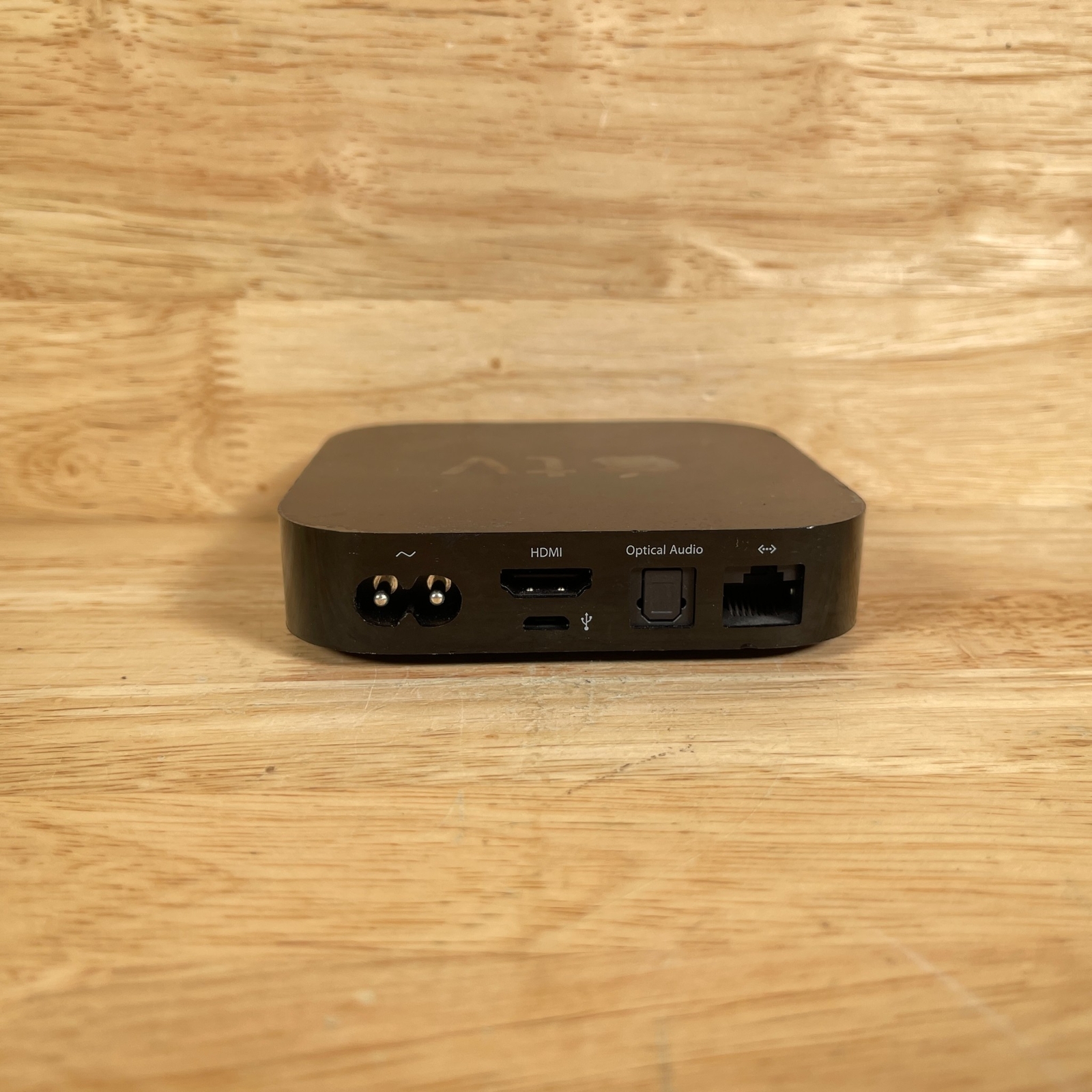 Apple TV A1378 Black 2nd Generation 8GB 720p HD Media Streamer without Remote