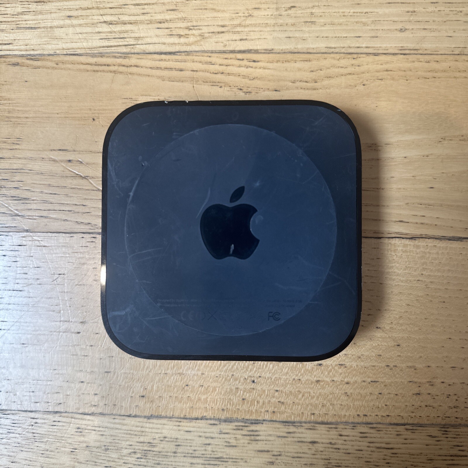 Apple TV 3rd Generation 8GB HD Media Streamer A1469 Plus Optical Cable
