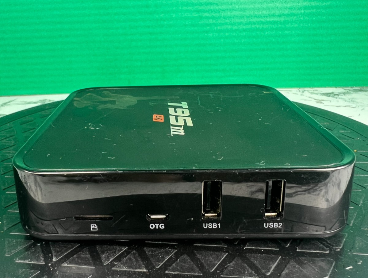 T95m Android TV Box 4K Ultra HD Streaming Media Player S905X 1GB RAM 8GB ROM
