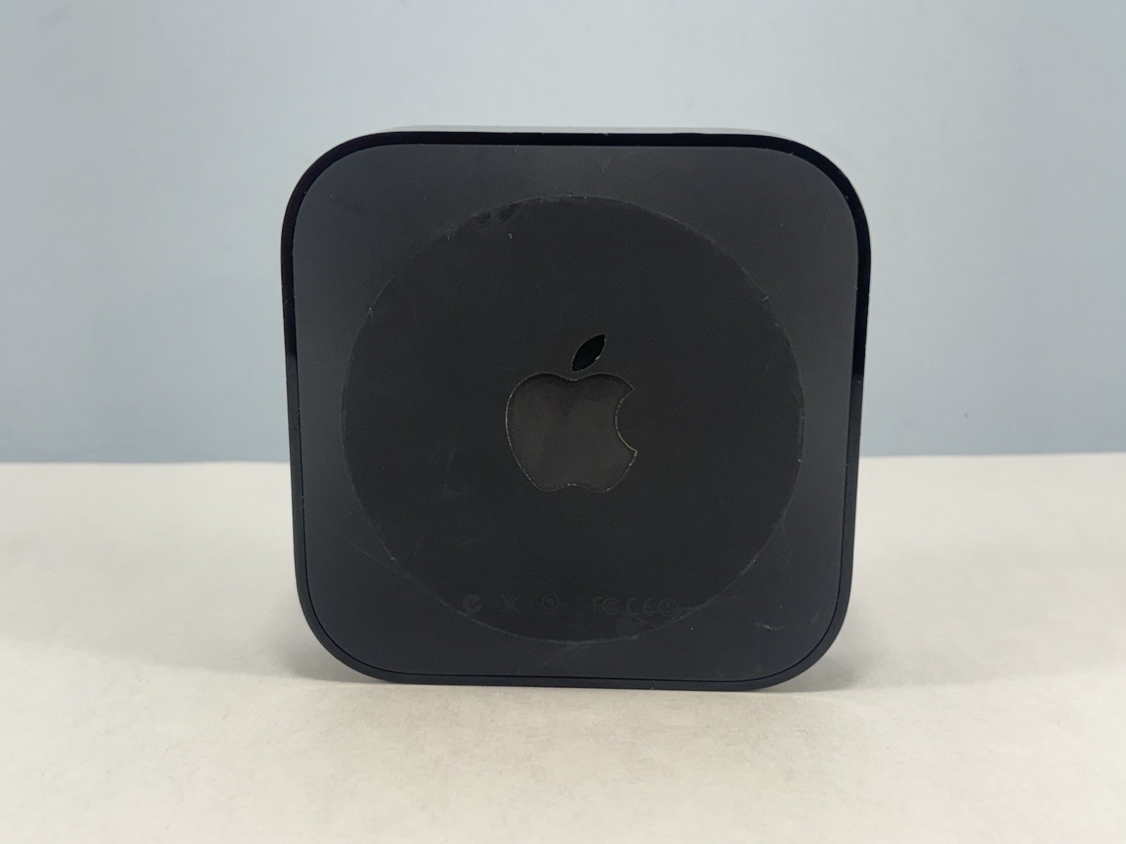 Apple TV (3th Gen) A1469 8GB 1080p HD Media Streamer NO REMOTE / CABLES – Tested