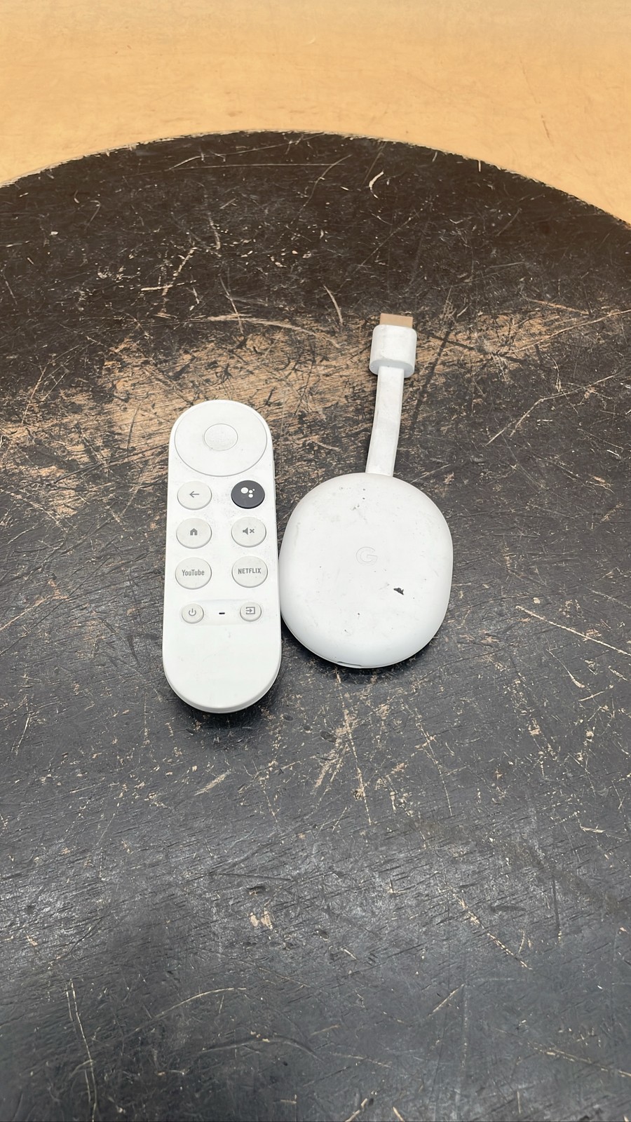 Google GZRNL Streaming Media Player w/ G9N9N Remote Control Unit Set