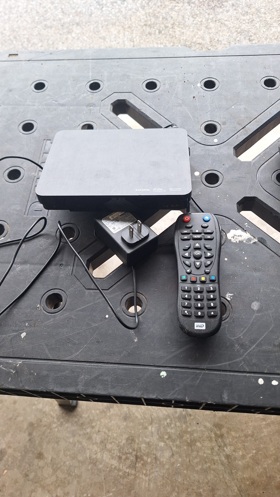 WD WDBABZ0010BBK-00 TV Live Hub Media Center