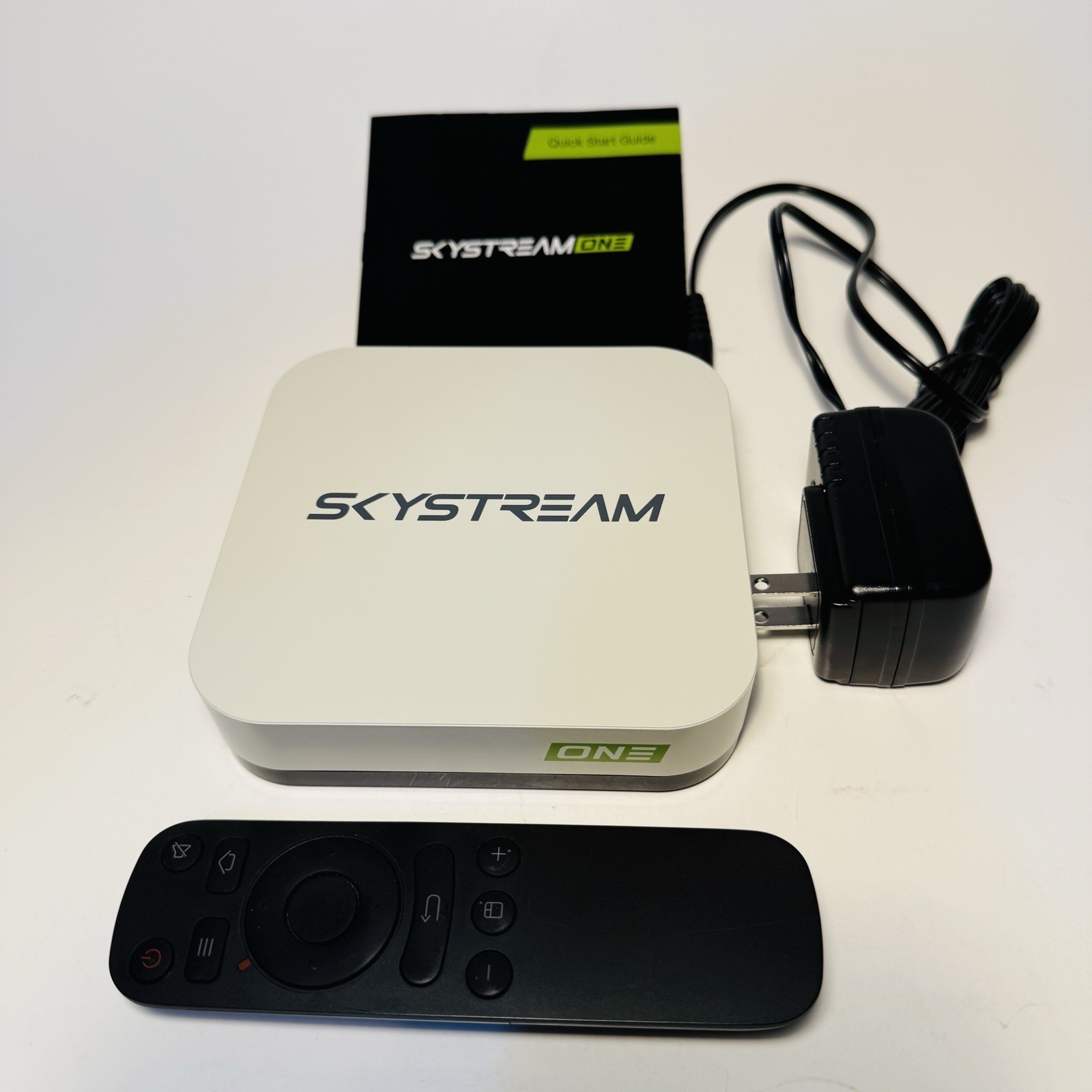 SkyStream One Android Media Streamer SS-ONE Media Box w/ Power Cord And Remote