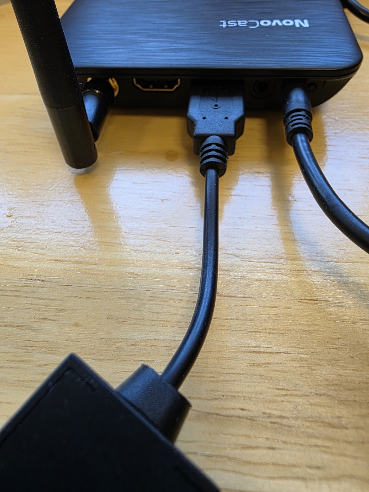 Vivitek NovoCast NC100 Wireless Media Streamer HDMI USB Ethernet Wi-Fi Black