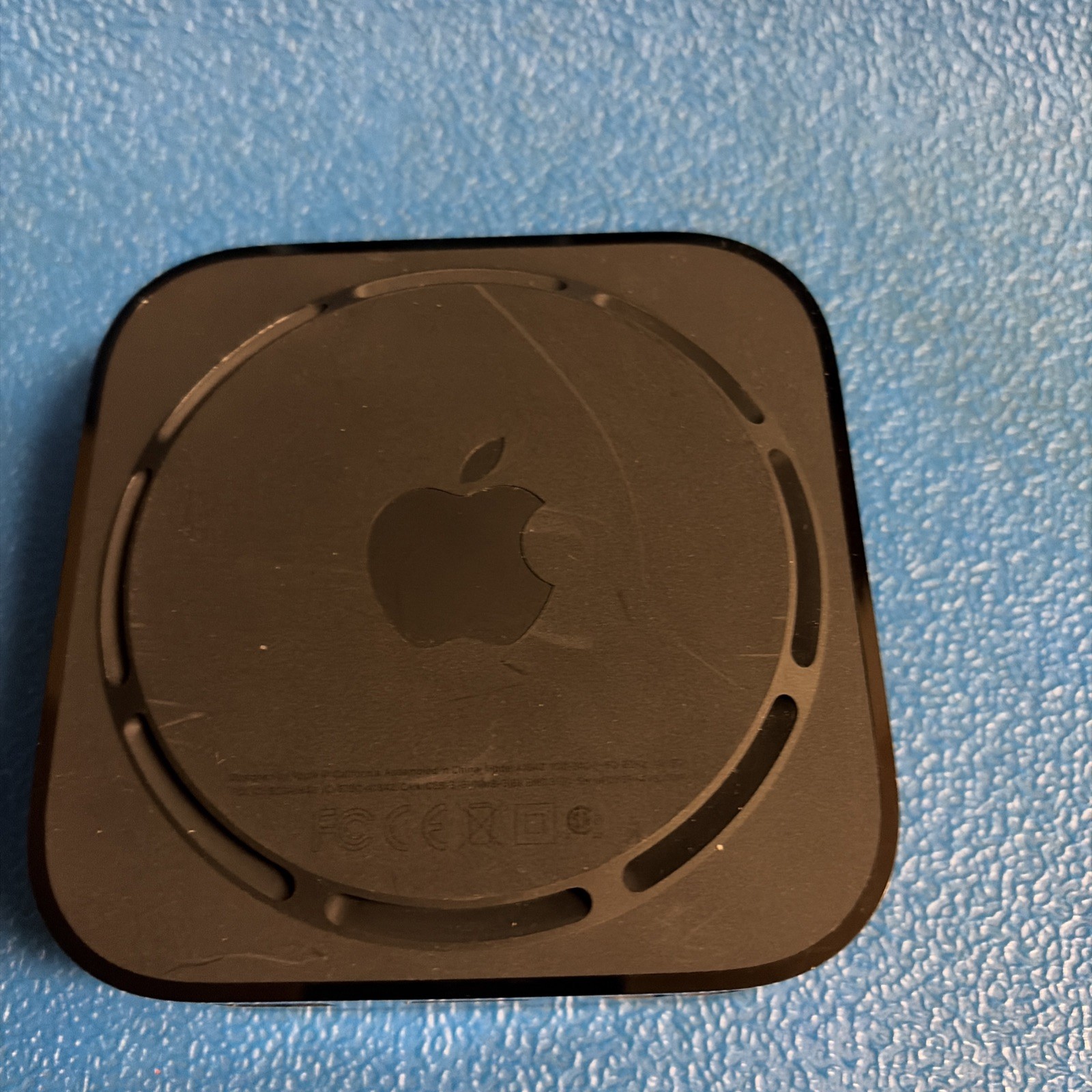 Apple TV 4K HDR 32GB Media Streamer Black MQD22LL/A Model A1842 w/hdmi cord