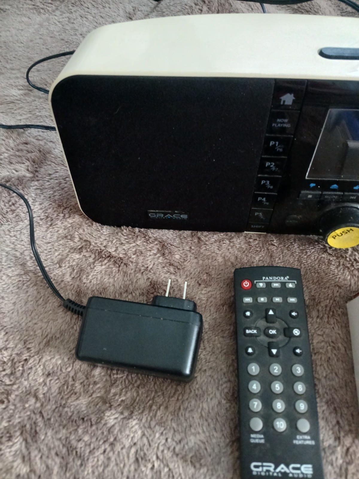 Grace Digital GDI-IRC6000 W WiFi Music/Internet Radio Working With Accessories