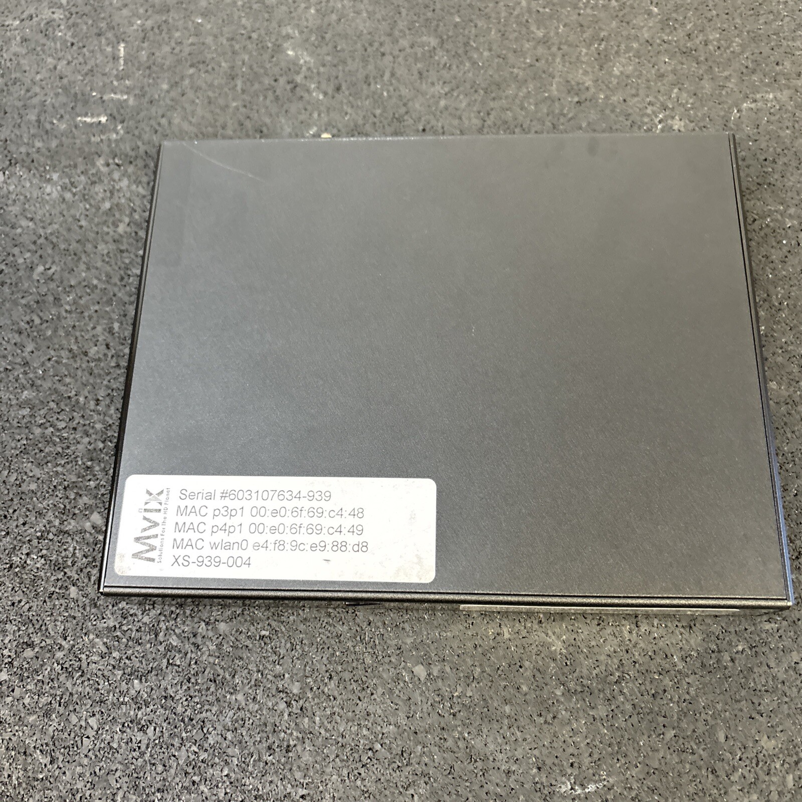 Mvix Xhibit Touch Digital Signage System XS-939-004 120GB SSD 4Gb Memory