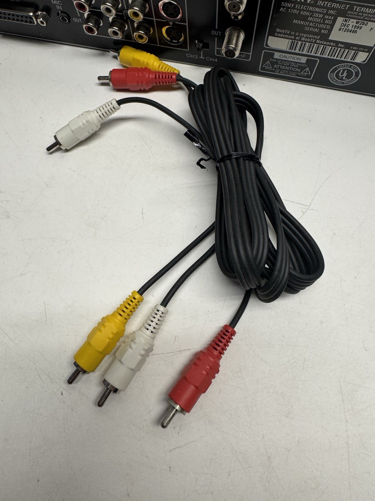 Vintage 1998 Sony WEBTV PLUS INT-W200 Internet Terminal, Keyboard, Cable