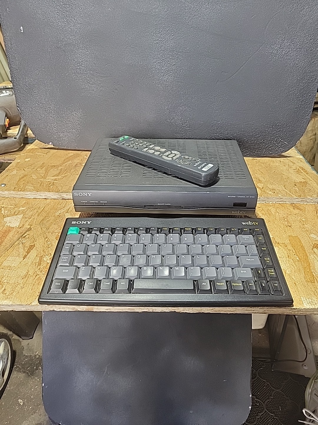 Sony WEBTV INT-W100 Internet Terminal Console Keyboard Remote Cables Untested