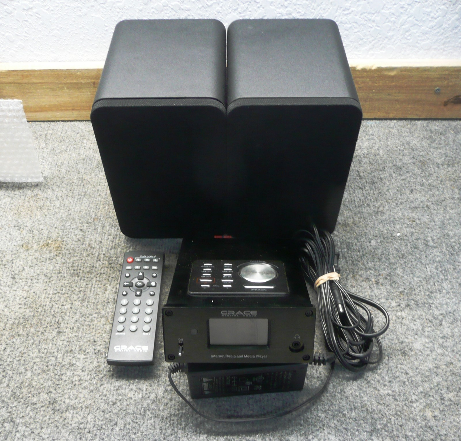 Grace Digital internet radio GDI-IRMS300 media player Pandora web audio aux in