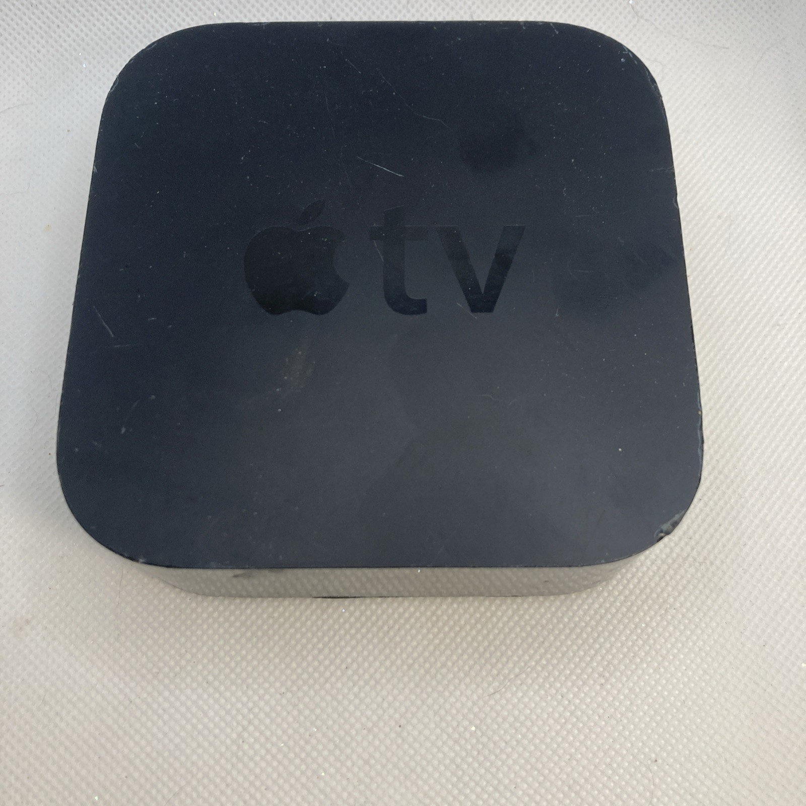 Apple TV (4th Generation) HD Media Streamer — A1625 — Fully Functional!