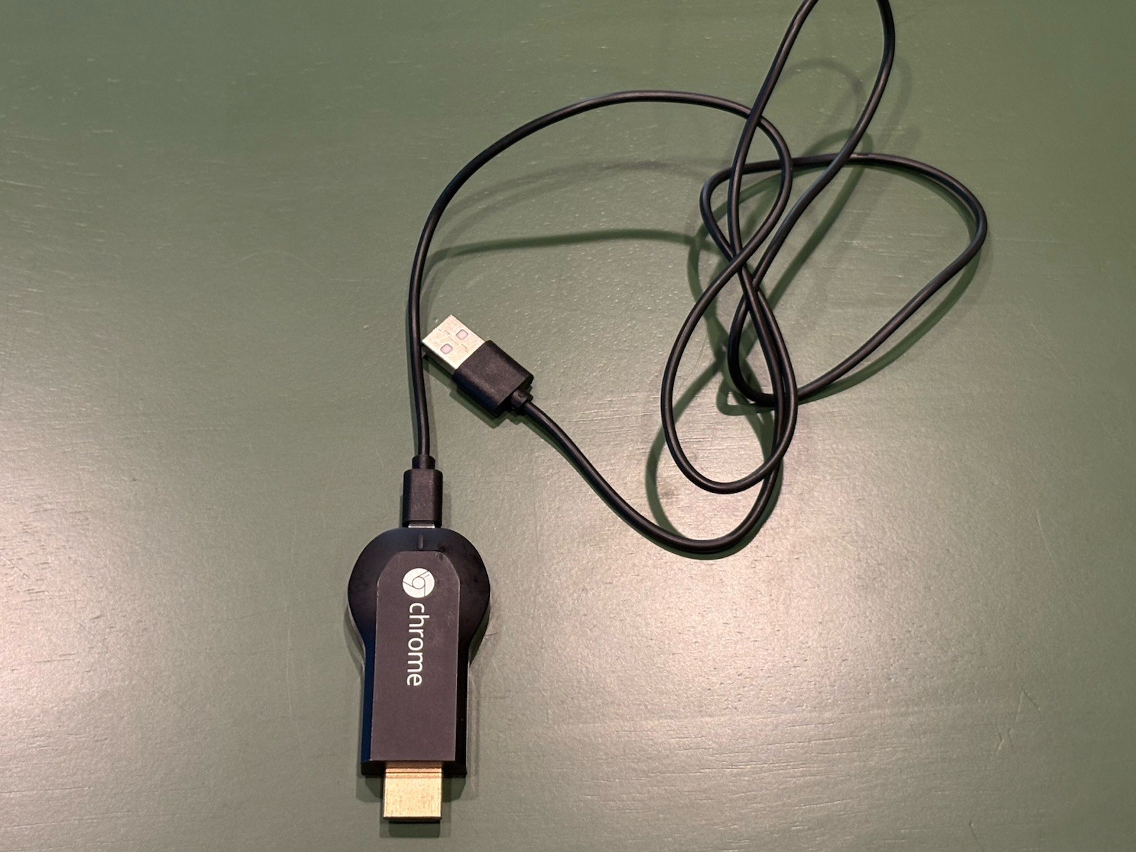 Google Chromecast (1st Gen) Streaming Media Player HDMI USB Wi-Fi Black