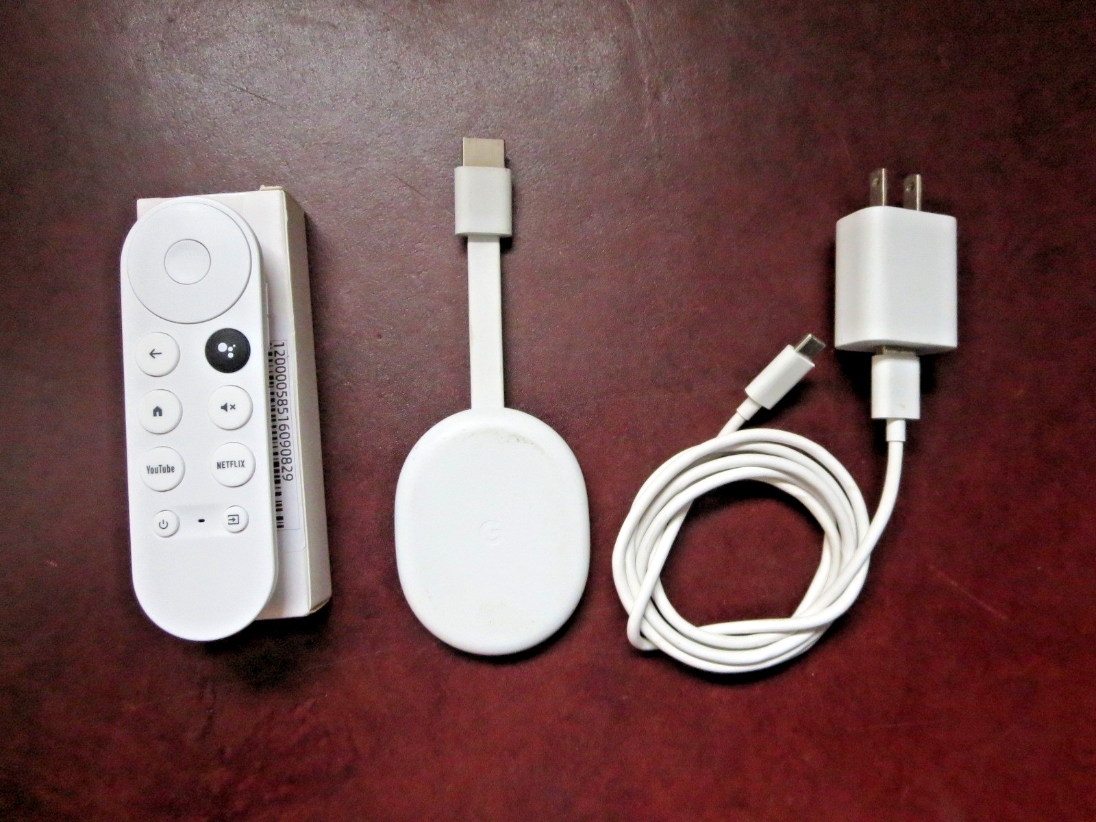 Google Chromecast 4K GZRNL Media Streamer White – With Remote / Main Unit