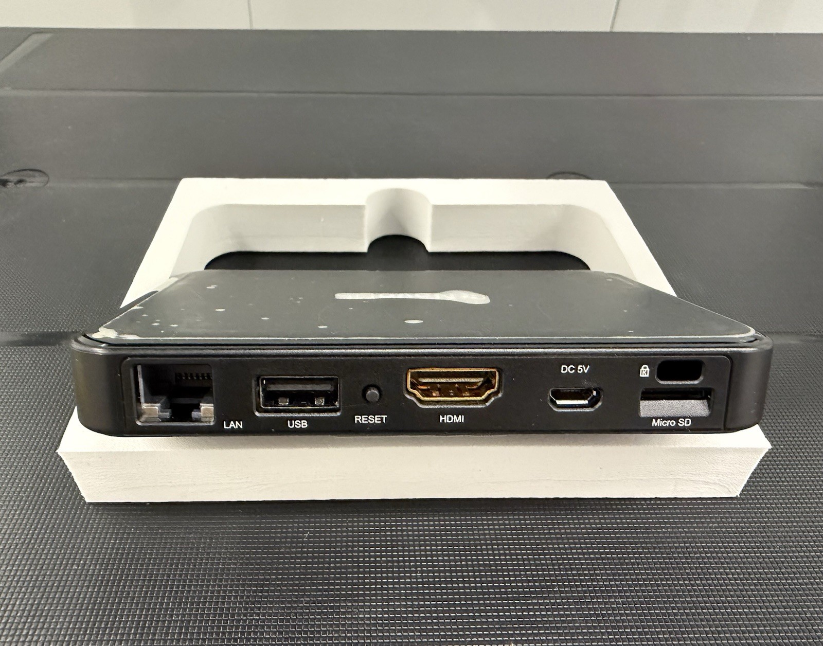 NovoDS DS200 4K/2K Digital Signage Controller (New Open Box)
