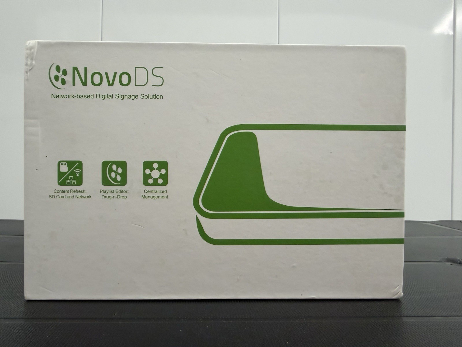 NovoDS DS200 4K/2K Digital Signage Controller (New Open Box)