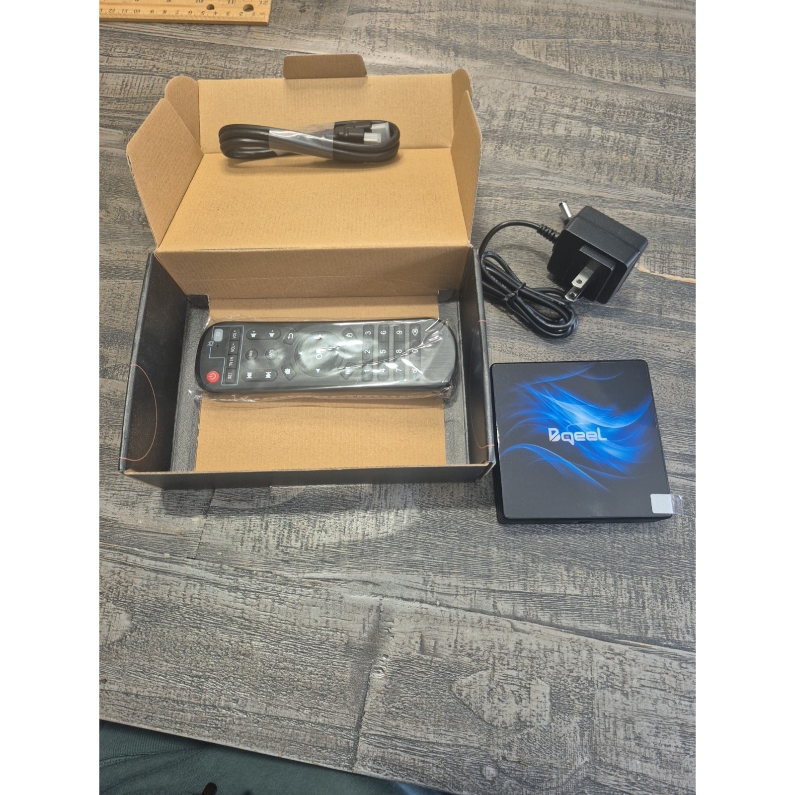 Ott TV Box Android Smart Life AX9 R2 Max CPU Quad Core 4GB Wifi New open Box