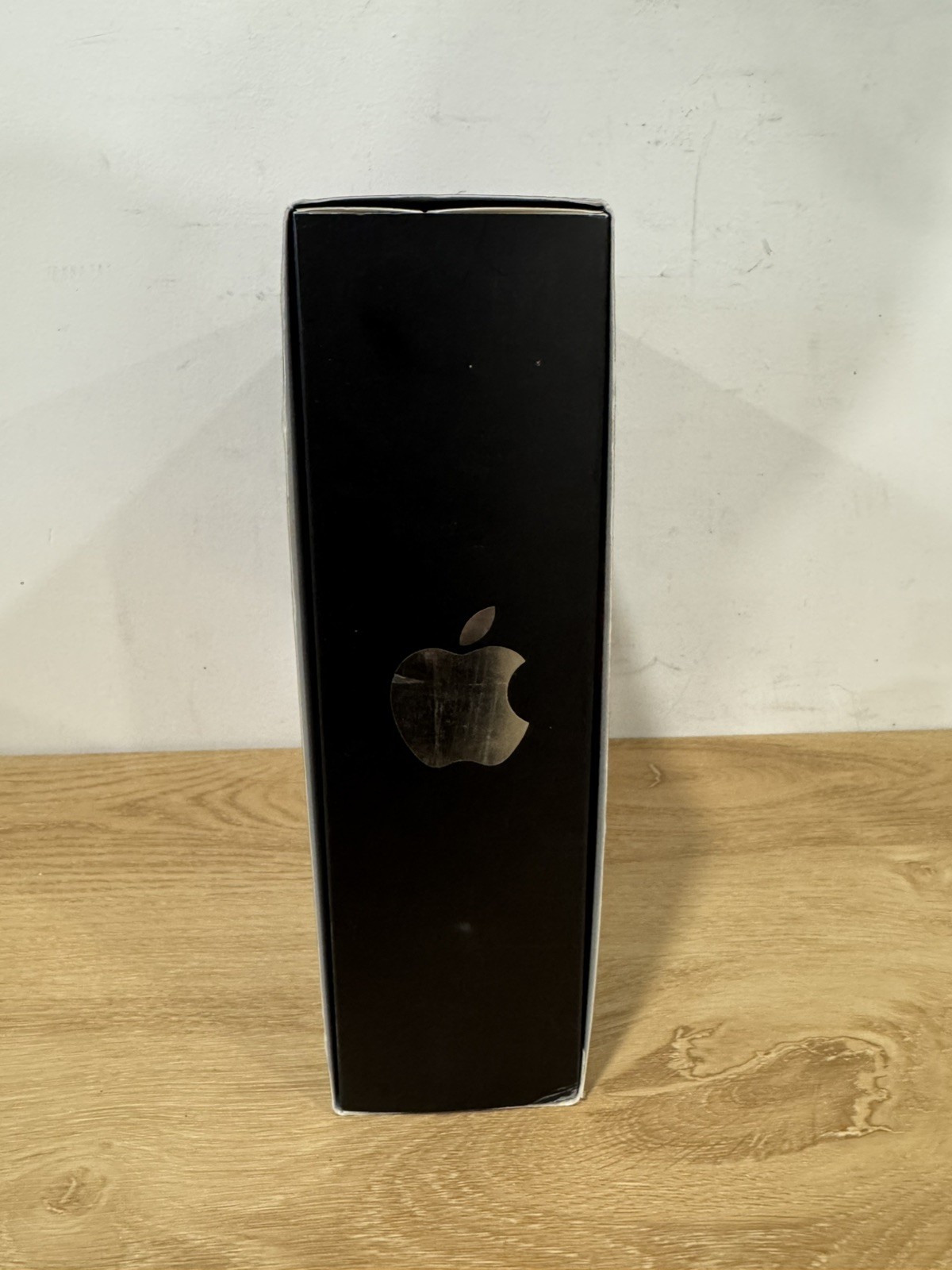 Apple TV (1st Generation) 40GB Media Streamer – A1218 NO REMOTE and no cables