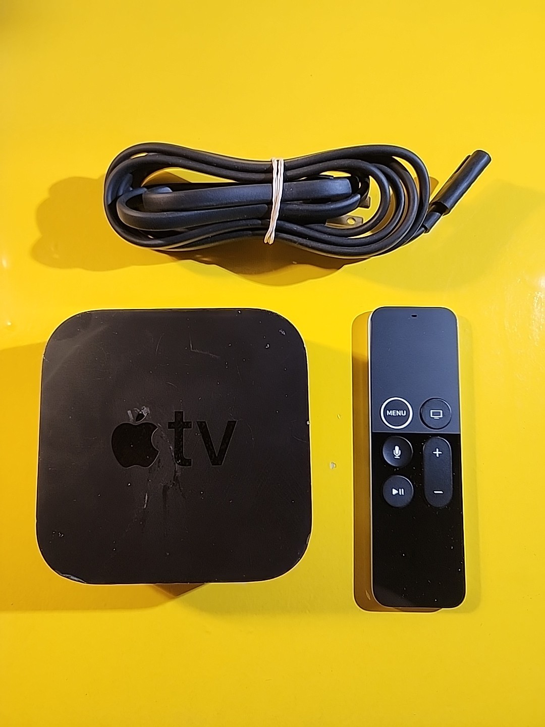Apple TV 4th Generation HD Media Streamer (A1625, 32GB) MR912LL/A