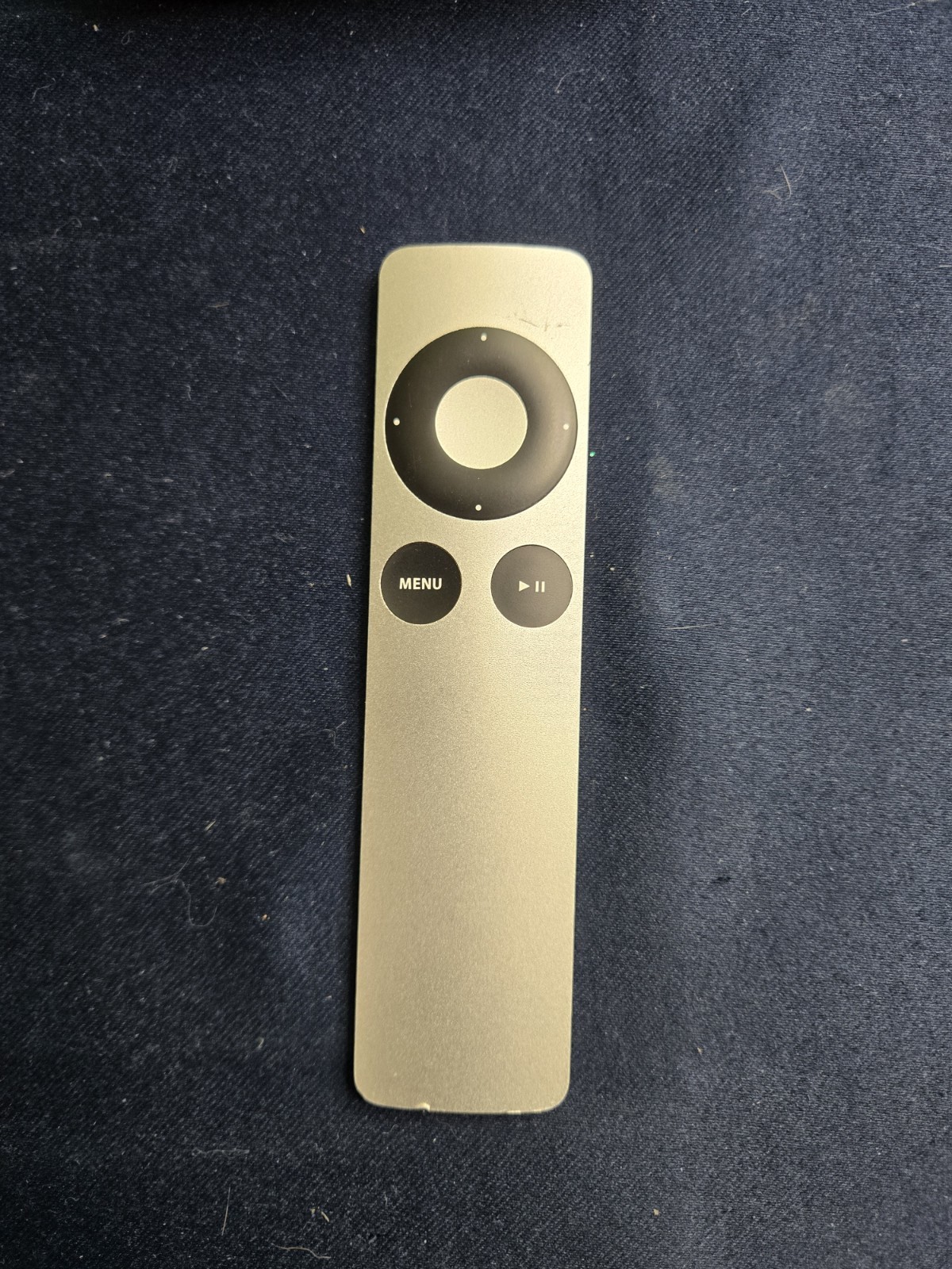 Apple TV (2nd Gen) 8GB 720p Media Streamer (A1378/MC572LL) W/Cords & Remote