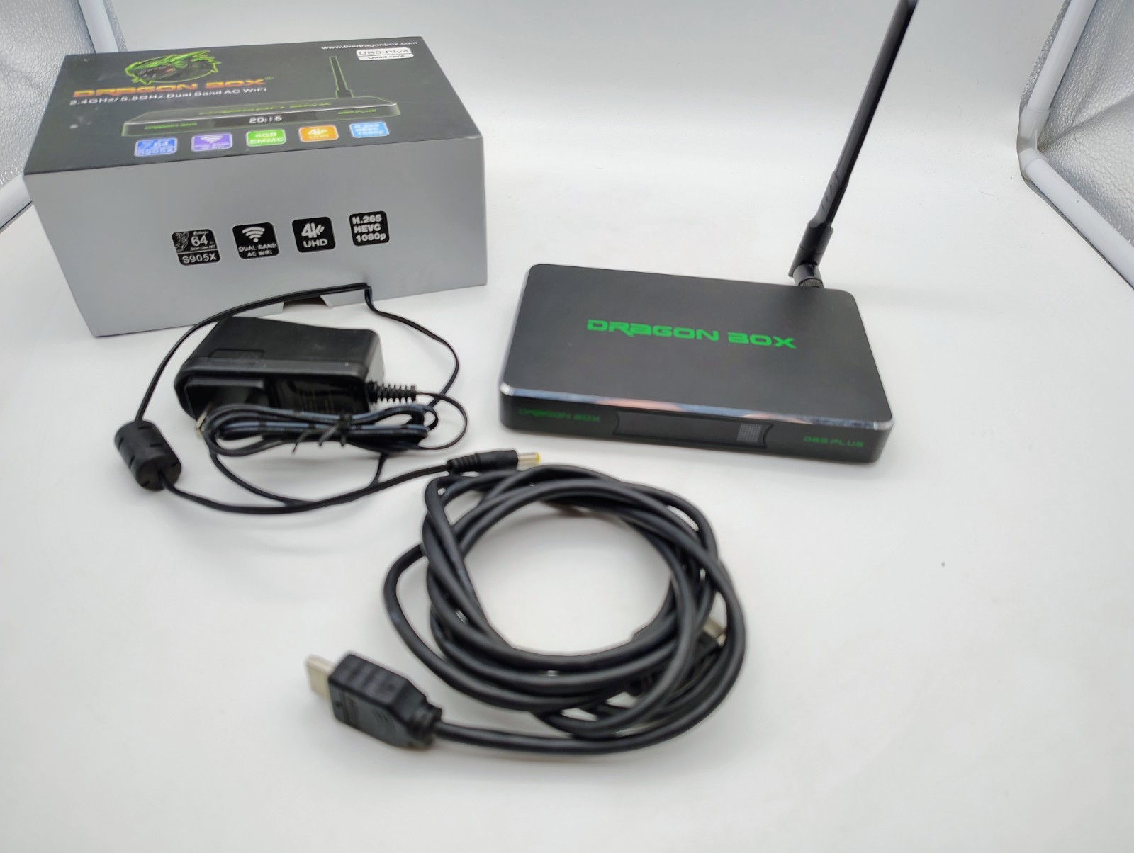 Dragon Box Tv DB5 Streaming Device Quad Core Dual Wi-Fi Smart Media No Remote