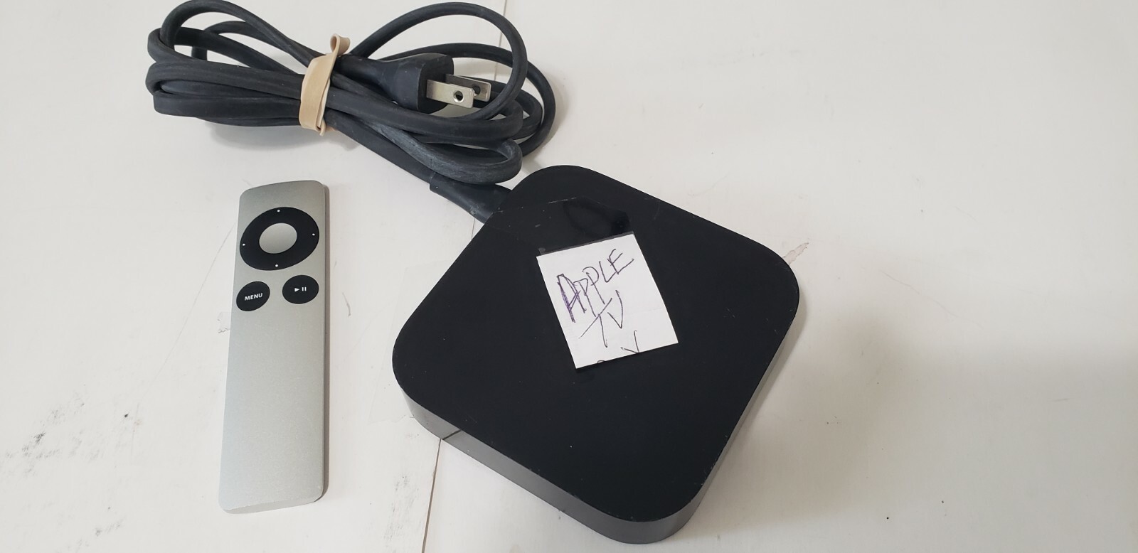 Apple TV 3rd Gen 2012 model A1469 HD Media Streamer 8GB Flash Storage Bluetooth