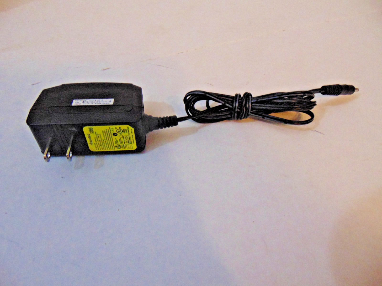 Actiontec ScreenBeam Wireless Receiver SBWD100B & Power Supply S8407
