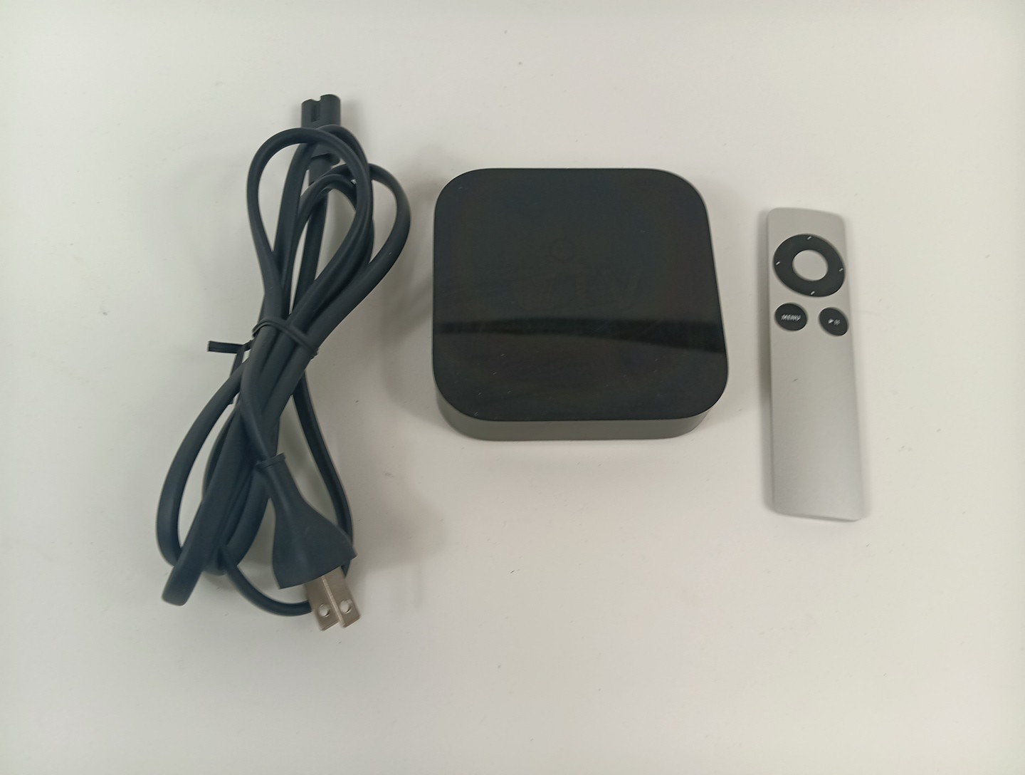Apple TV Media Streaming Player 2nd Gen.(A1378 MC572LL/A) w/Remote No Box FAIR