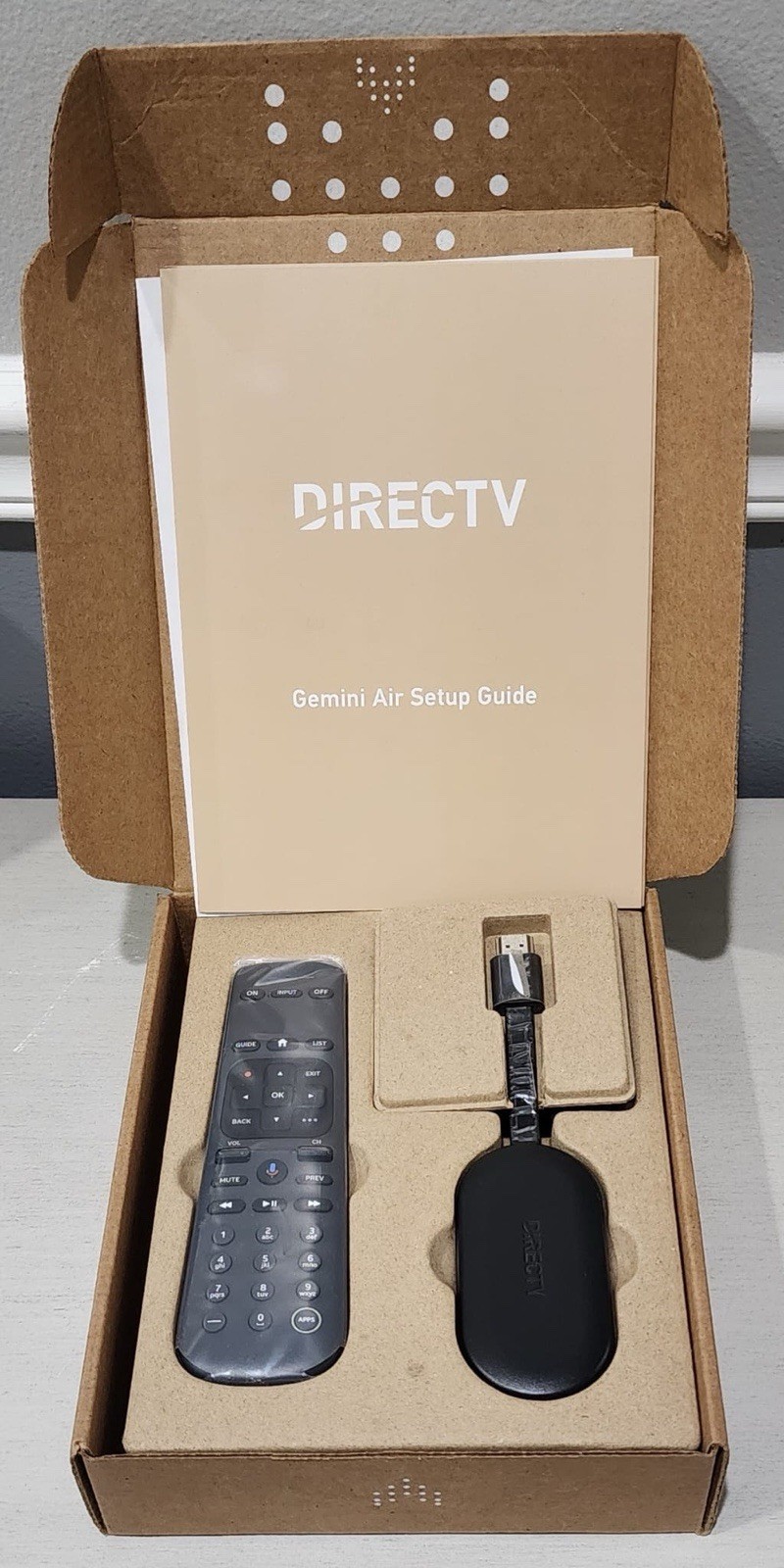 DIRECTV Gemini Air Streaming Device 4K Model P21KW-500 Wth AC Adapter and Remote