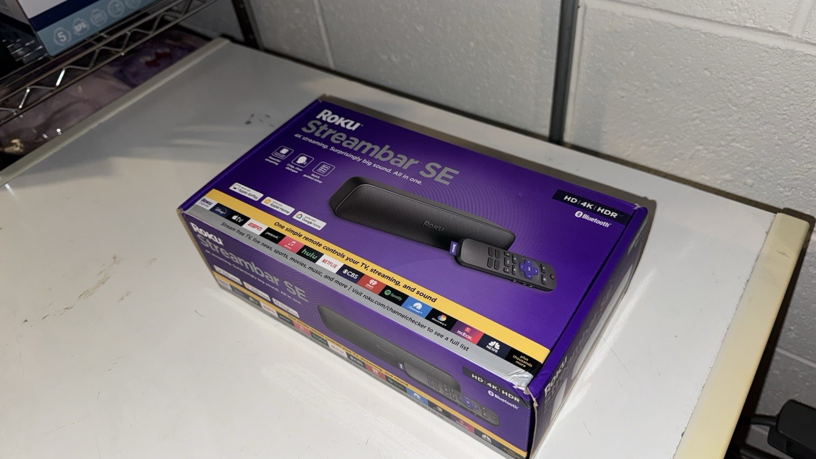 Roku – Streambar SE | 2-in-1 TV Soundbar with Built-in Streaming, HD 4K HDR